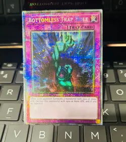Yugioh Bottomless Trap Hole MP25-EN018 Starlight Rare 1st Ed Near Mint - Image 1