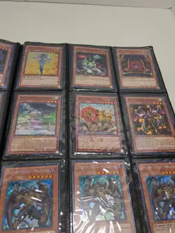 Yu-Gi-Uh! 300+ Card Lot with Binder Pre-owned - Image 4