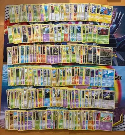 Vintage Pokemon Card Lot Fire Umbreon Articuno Etc 255+ - Image 1