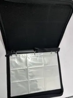 Pokemon Pokeball 9 Card Page Zip Binder Great Condition - Image 3