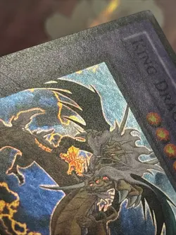 King Dragun DR3-EN156 Dark Revelation Volume 3 Unlimited Super Rare LP Scratches - Image 3
