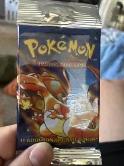 Wizards of the Coast Pokemon Base Set Booster Pack 742818061582 - Image 1