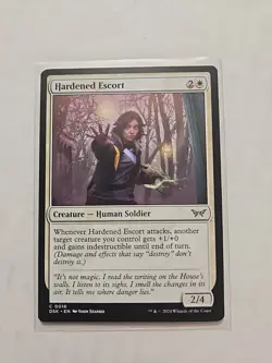 Hardened Escort - Duskmourn - LP - MTG Magic - Common - Creature - Image 1