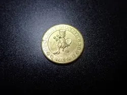 Pokemon Card Banpresto 1997 Promo Game Coin Gold Shining Mewtwo #5395 - Image 1
