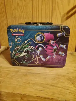 2015 Pokemon Collector Chest Rayquaza & Hoopa Empty Lunch Box Great Shape - Image 1