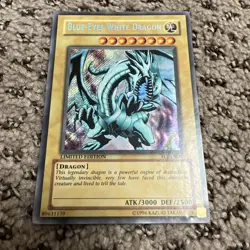REVERSE FOIL SECRET RARE Blue-Eyes White Dragon YuGiOh 1996 FL1-EN001 Ltd Ed LP - Image 1