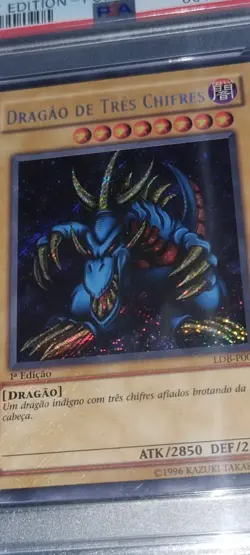 Yugioh-LOB, PSA 8, Tri-Horned Dragon HOLO 1st Edition 2002 ultra rare Portuguese - Image 3