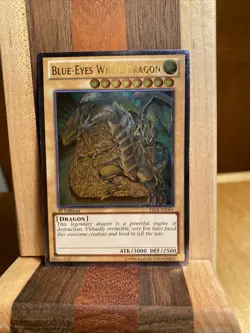 Yu-Gi-Oh! TCG Blue-Eyes White Dragon Ultimate Rare 1st Edition YSKR-EN001 - Image 1