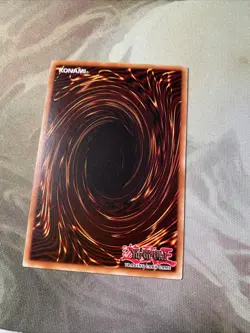 Yu-Gi-Oh! TCG Blue-Eyes White Dragon Ultimate Rare 1st Edition YSKR-EN001 - Image 5
