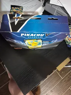 2022 Pokemon Pikachu V Showcase Includes Pikachu V Promo Card & 3 Booster Packs - Image 4