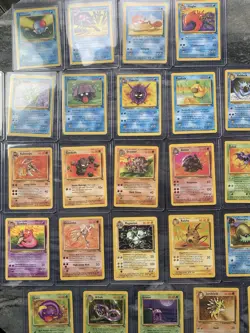 Pokemon 1999 Fossil Bundle includes rare cards - Image 1