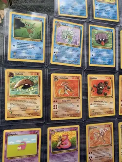 Pokemon 1999 Fossil Bundle includes rare cards - Image 2