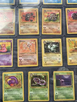 Pokemon 1999 Fossil Bundle includes rare cards - Image 3