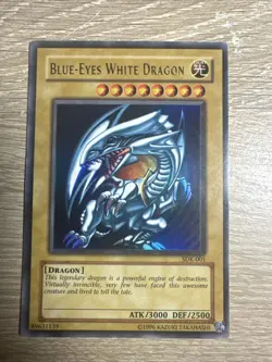 Yu-Gi-Oh! Blue-Eyes White Dragon SDK-001 Ultra Rare LP Condition - Image 1