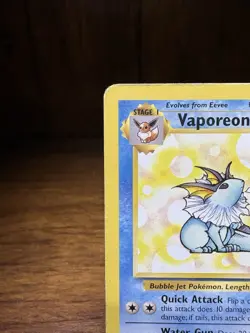 Pokemon TCG Vaporeon Card Jungle 28/64 Unlimited Rare LP-/MP+ Condition - Image 2