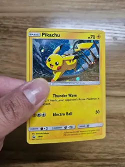 Pokemon Pikachu SM81 Holo Black Star Promo TCG 2017 ENG Card Sun Moon Foil - Image 4