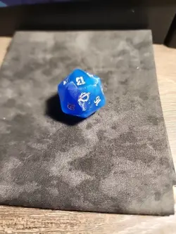 Magic the Gathering Blue & Silver Edge Of Eternities D20 Spindown Die - Image 1