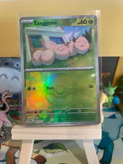 Exeggcute Pokeball Pattern (001/131) - Prismatic Evolutions - Pokemon TCG - NM - Image 1