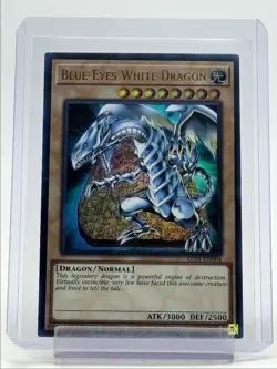 BLUE-EYES WHITE DRAGON 2010 YU-GI-OH! LEGENDARY ULTRA RARE A Q4647 - Image 1