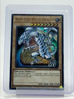 BLUE-EYES WHITE DRAGON 2010 YU-GI-OH! LEGENDARY ULTRA RARE Q4647 - Image 1