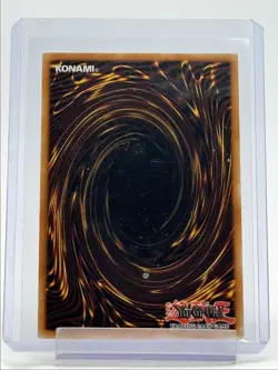 BLUE-EYES WHITE DRAGON 2010 YU-GI-OH! LEGENDARY ULTRA RARE Q4647 - Image 2