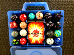 Bakugan Battle Brawlers 18 with 8 metal cards, 10 regular cards + Blue case - Image 2