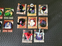 Bakugan Battle Brawlers 18 with 8 metal cards, 10 regular cards + Blue case - Image 4