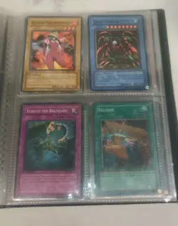 Vtg 1996 Yu-Gi-Oh 14 Page 8 Card Slot Kaiba Duelist Pocket Portfolio w/ 31 Cards - Image 4