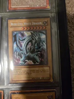 Yu-Gi-Oh! Blue-Eyes White Dragon Holo Rare Trading Card bpt - Image 1