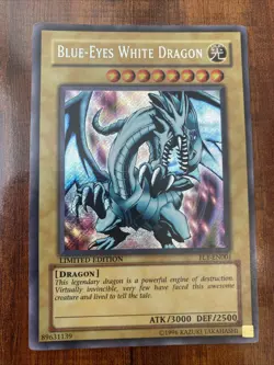Yugioh Blue-Eyes White Dragon FL1-EN001 Secret Rare Limited Edition LP/NM - Image 1