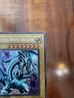 Yugioh Blue-Eyes White Dragon FL1-EN001 Secret Rare Limited Edition LP/NM - Image 4