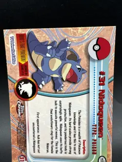 Pokemon Topps Chrome Series 1 Nidoqueen # 31 - Image 5