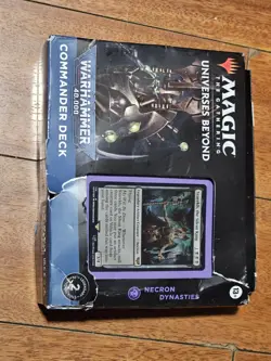 MTG WARHAMMER 40K NECRON DYNASTIES COMMANDER - Image 1