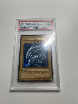 Yugioh 2002 SDK Blue Eyes White Dragon 1st Edition Portuguese PSA 9 - Image 1
