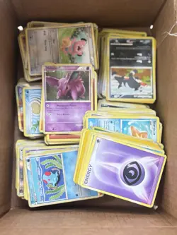 Bulk Lot: 500+ Common/Uncommon + some Holos Pokemon Cards LP-NM!!! - Image 1