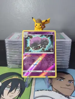 Pokemon Card Weezing 29/68 Sun & Moon Hidden Fates Reverse Holo Rare - Image 1