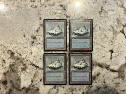 Snow-Covered Island x4 - Magic the Gathering Snow Covered Island HP/Ding/Dmg - Image 1