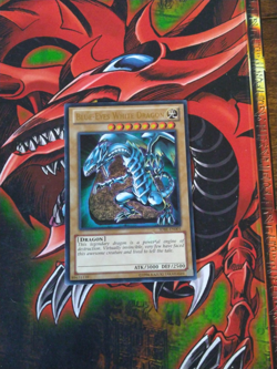 Blue-Eyes White Dragon - SDBE-EN001 - Ultra Rare - Unlimited Yugioh DAMAGED - Image 1