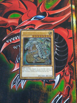 Blue-Eyes White Dragon - YSKR-EN001 - Ultimate Rare - 1st Edition Yugioh HP - Image 1