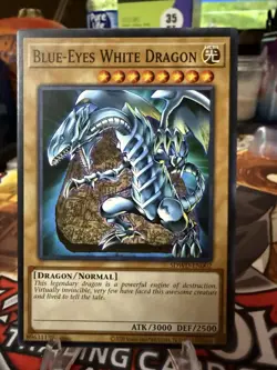 Blue-Eyes White Dragon SDWD-EN001 Common Card From Blue-Eyes White Destiny - Image 1