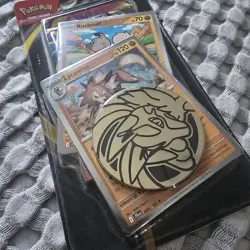 Pokemon TCG- Mega Evolution Checklane Blister Lycanroc Rockruff Booster - Image 4