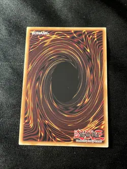 Yugioh! Dark Magician MVP1-ENSV3 Ultra Rare Limited Edition NM - Image 2