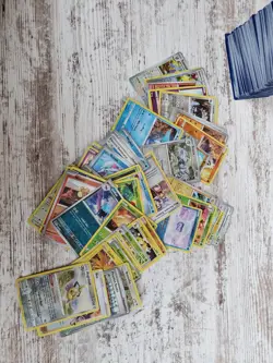Lot Of Approx 470 Pokemon Cards As Is As Shown 48 Of 470 AreHolo Or Reverse Holo - Image 3