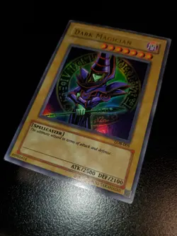 Yugioh 2002 Dark Magician (Holo Bleed🩸) UR OG Print LOB-005 Near Mint - Image 4