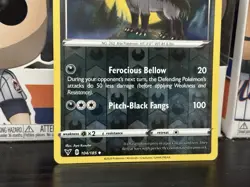 Pokemon TCG Vivid Voltage - Mightyena #104/185 - Reverse Holo Card - Image 3
