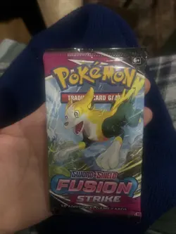 Pokemon TCG Sword & Shield 08 Fusion Strike Sleeved Booster Pack - Image 1