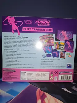 Pokemon TCG Sword & Shield Fusion Strike ETB SEALED SMALL TEAR (DESCRIPTION) - Image 4