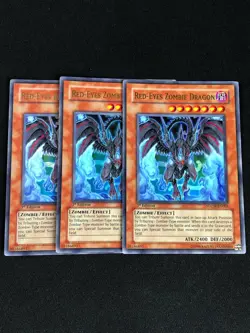 YUGIOH RED-EYES ZOMBIE DRAGON SDZW-EN001 1ST ULTRA PLAY/EDGEWARE X3 - Image 1