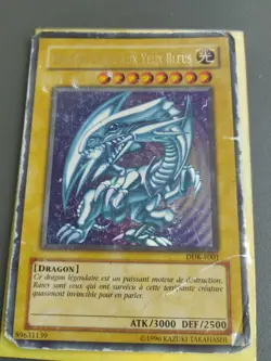 carte yu gi oh Dragon Blanc Aux Yeux Bleus DDK-F001 Ultra Rare - Image 1