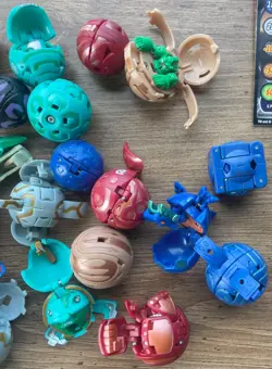 Bakugan Battle Brawlers 2008 Lot 18 Reg Cards, 19 Magnetic, 23 Figures - Image 3